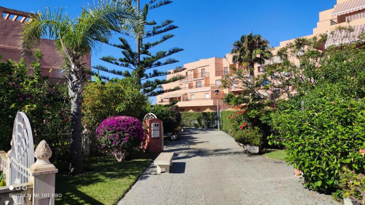Salobrena - Primera Linea De Playa Junto Al Paseo Maritimo Bagian luar foto